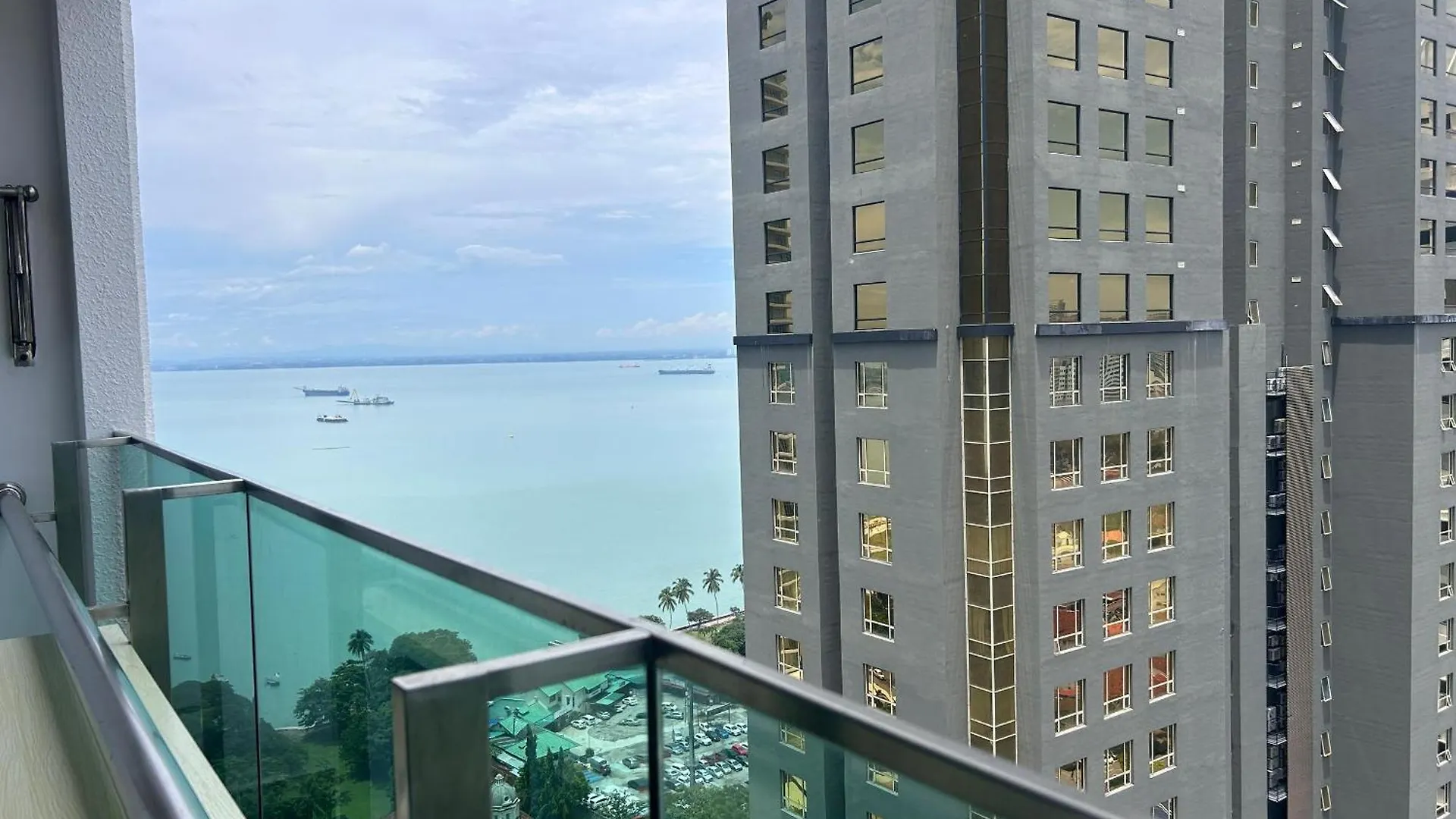 Apartment City View & Sea View Mansion One Gleneagles Gurney Komtar George Town By Cozy Cottage Haven